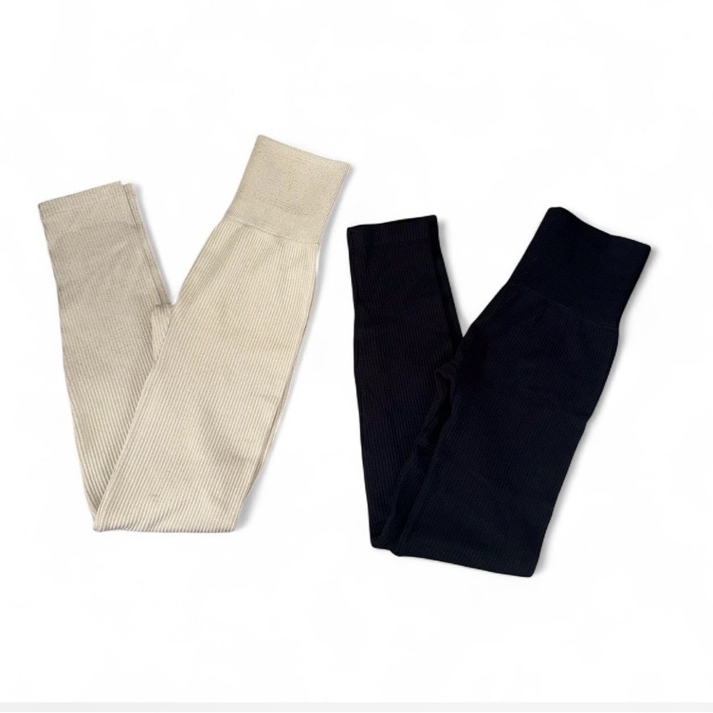 Warner’s Ribbed Knit Leggings Pair